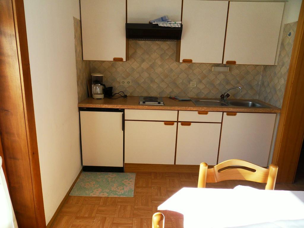 Appartement Haus Waldblick à Weissensee Extérieur photo