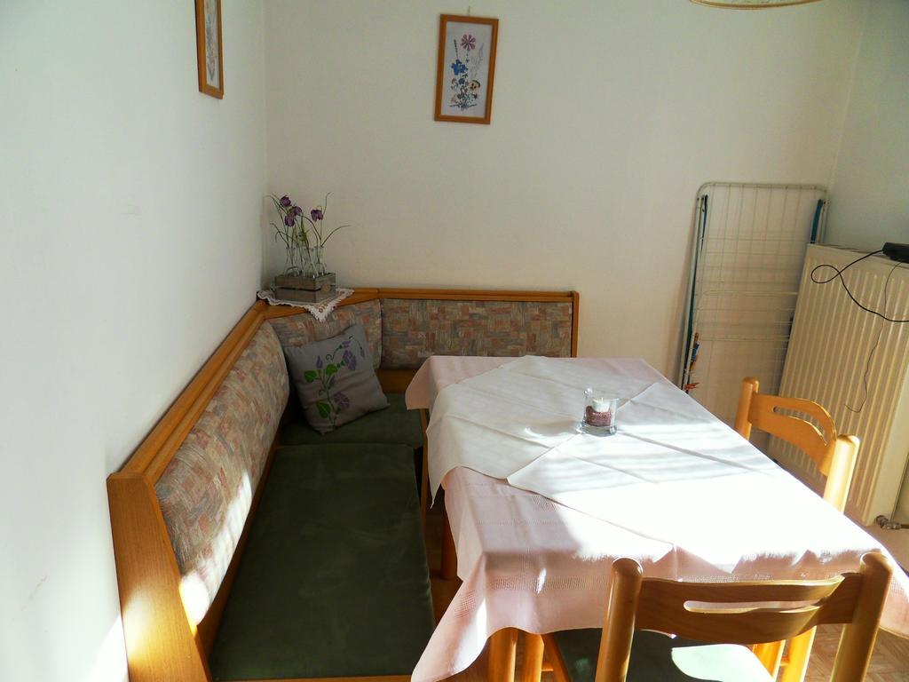 Appartement Haus Waldblick à Weissensee Extérieur photo