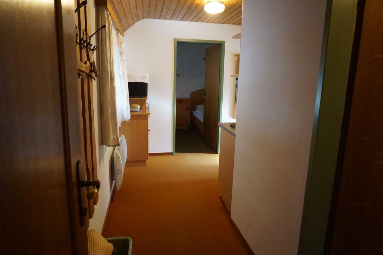 Appartement Haus Waldblick à Weissensee Extérieur photo
